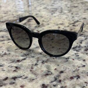 NEW Never Worn Tory Burch Black Sunglasses